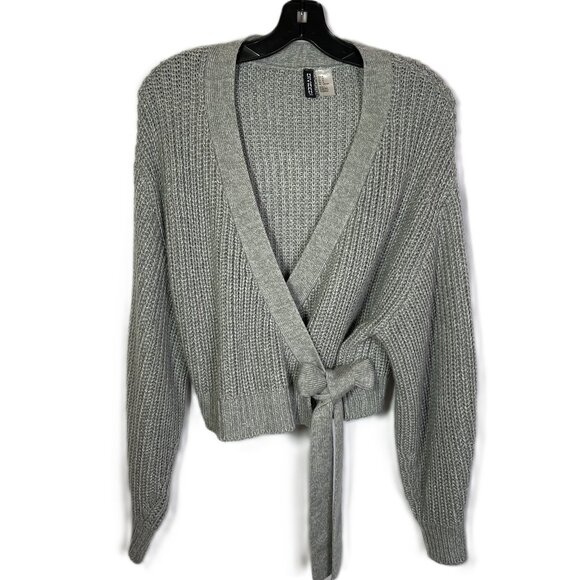 H&M Divided Ribbed Knit Wrap Cardigan Sweater Size M Gray Cropped - Picture 2 of 14